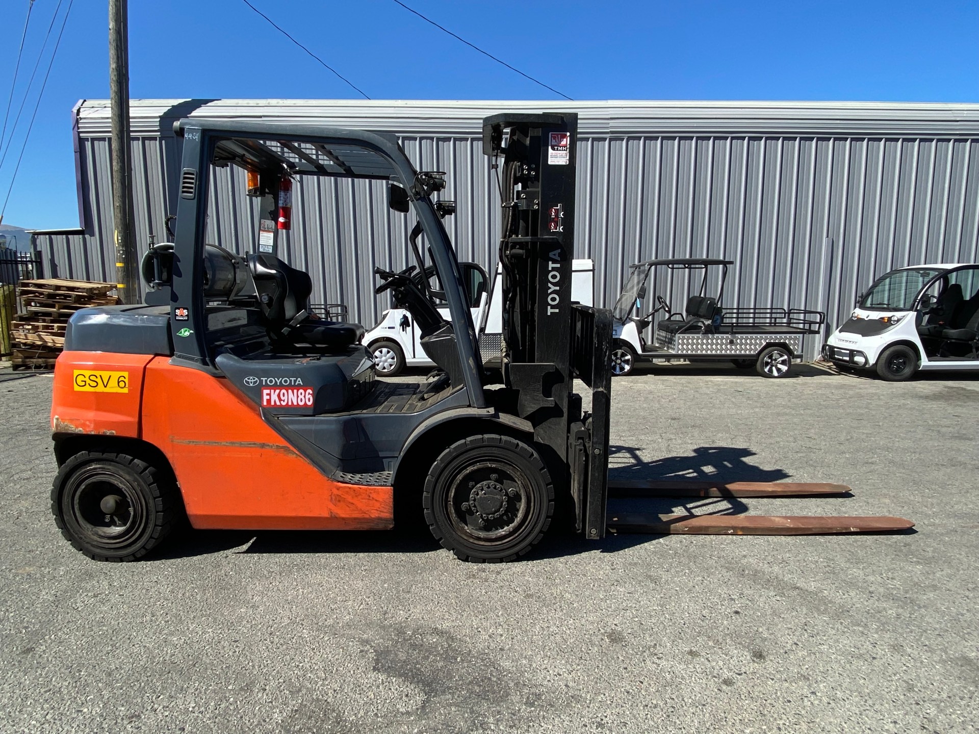 10000 lbs forklift rental 10k toyota 8fd50u