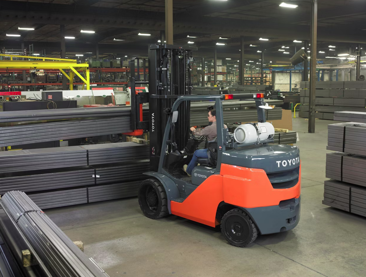 12000 lbs forklift rental toyota 8fg60u 12k.jpg
