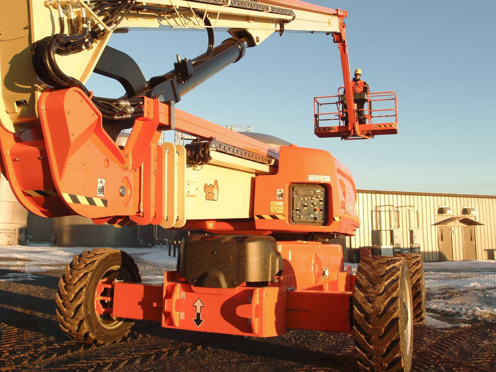 125ft articulating boom lift rental jlg 1250a
