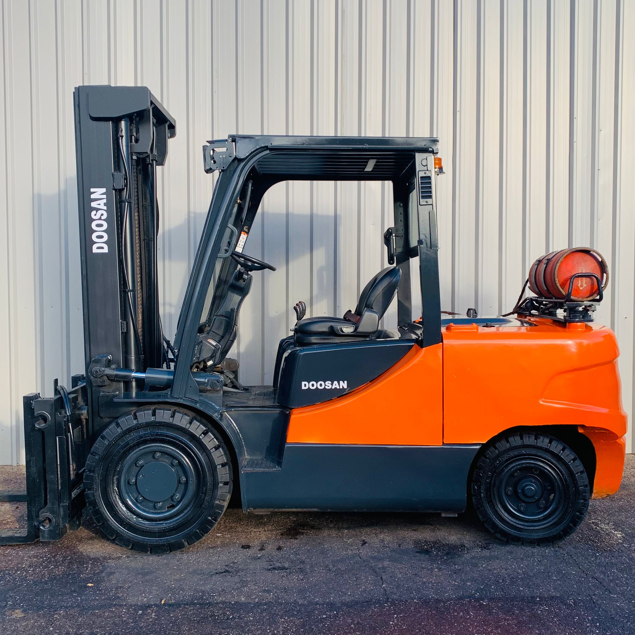 12k capacity forklift rental doosan g55c 5 12000lb