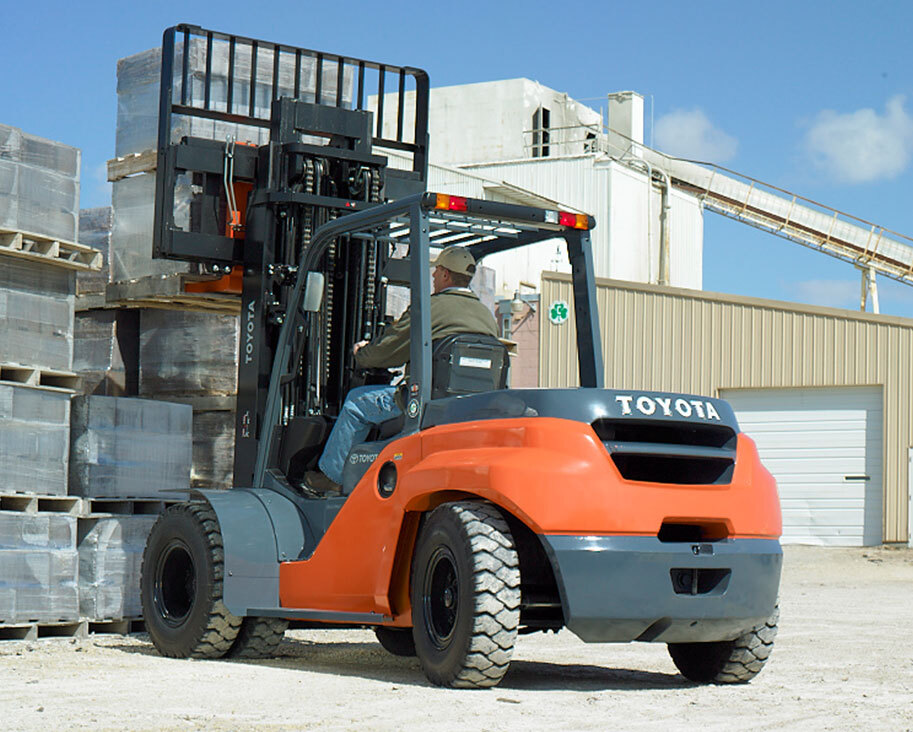 15000 lb industrial 15k forklift rental toyota 50 8FG70U
