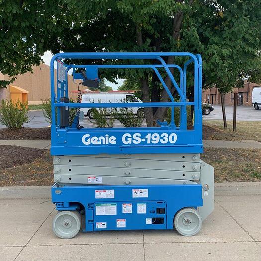 19ft scissor lift rentals genie 1930