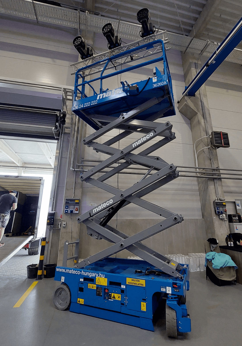 Genie GS 2646 26ft scissor lift rental wide electric