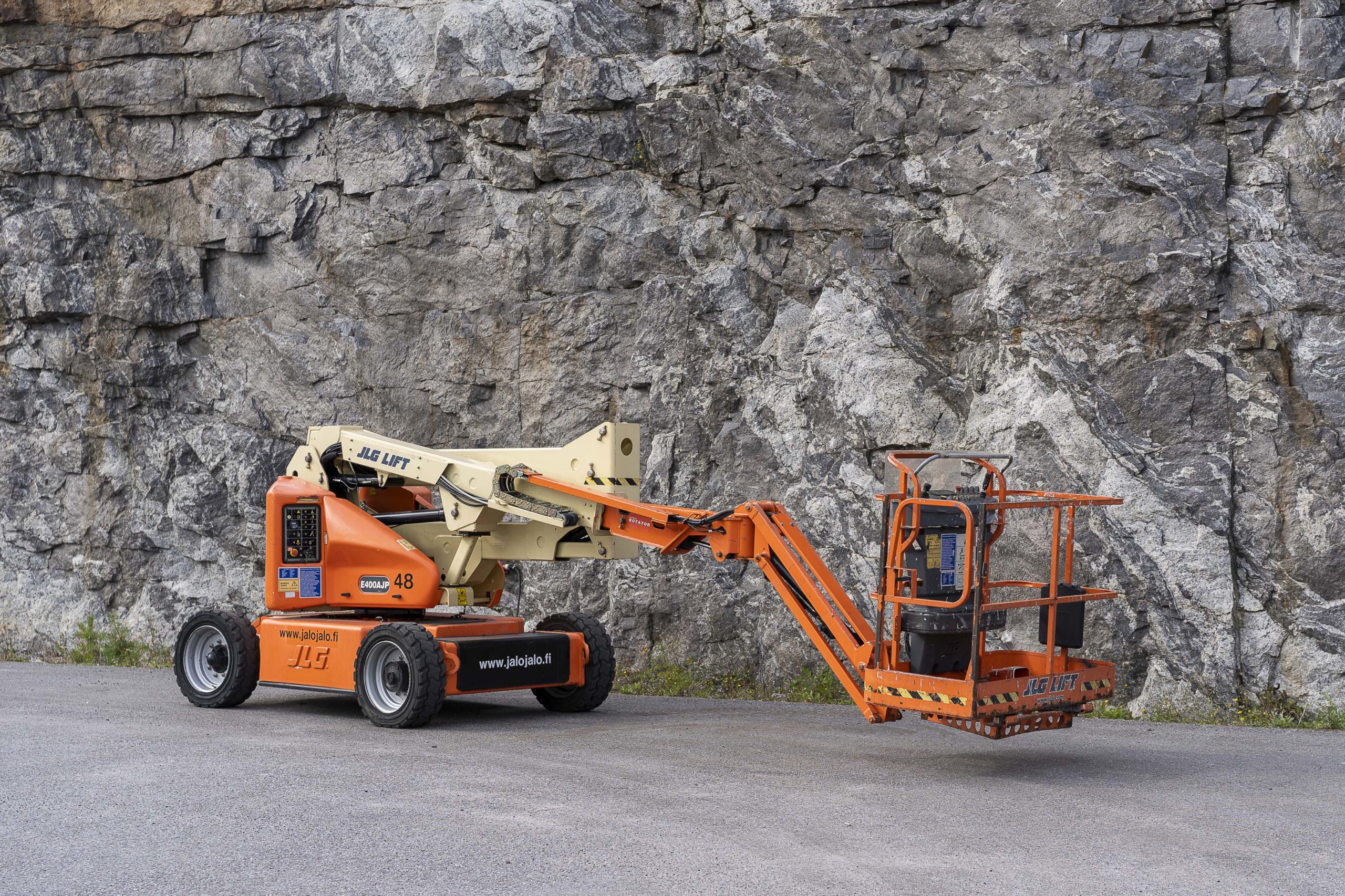 JLG 400 AJP boom lift rental