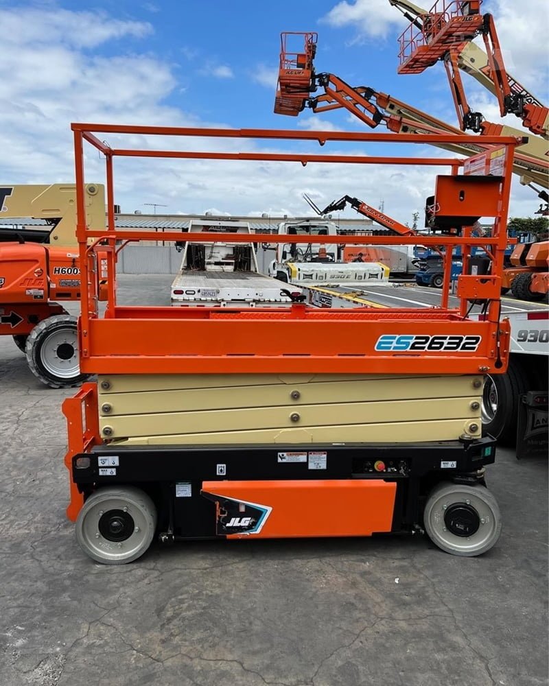 JLG ES2632 26ft scissor lift rental