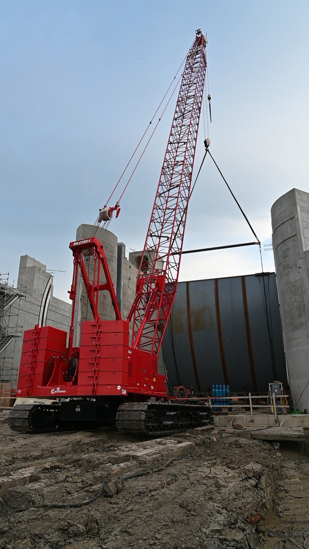 Manitowoc MLC150 150 ton Crawler Crane Rentals