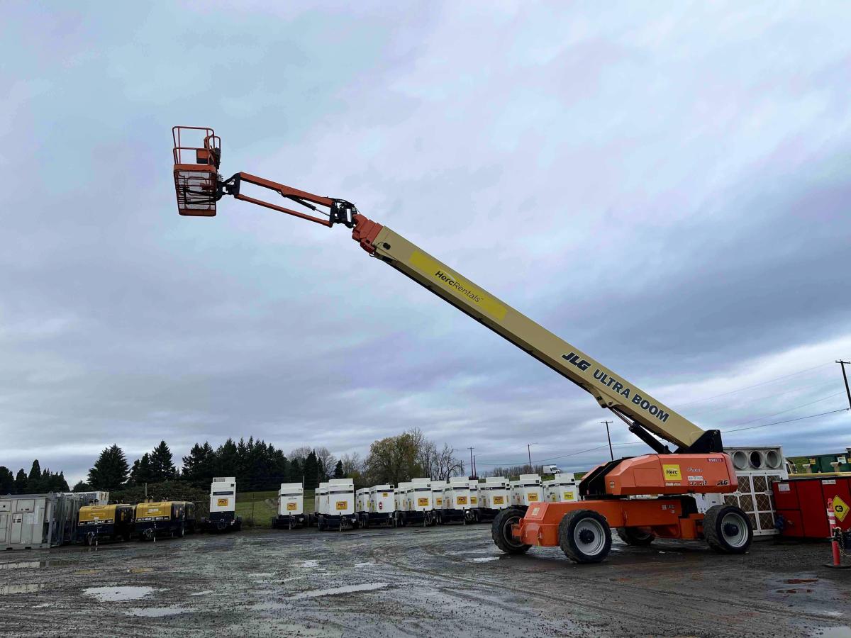 boom lift rental jlg 135ft telescopic