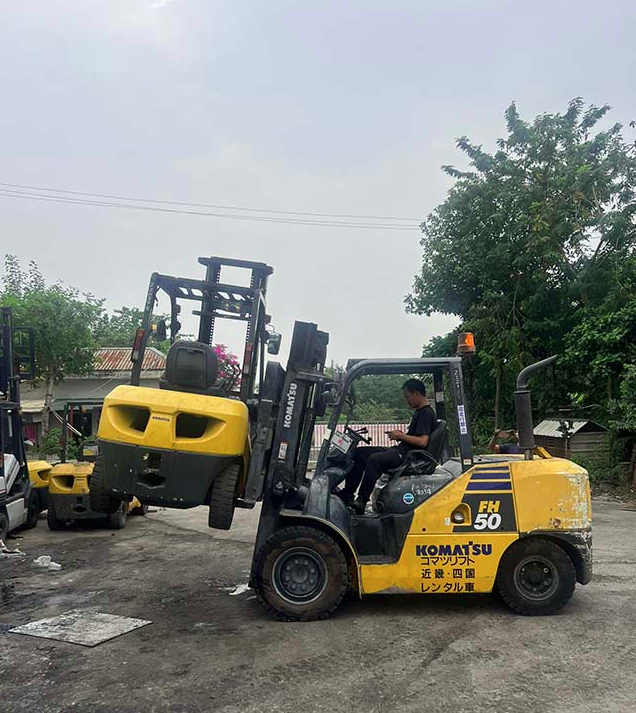 komatsu fh50 10000 lbs forklift rental 10k