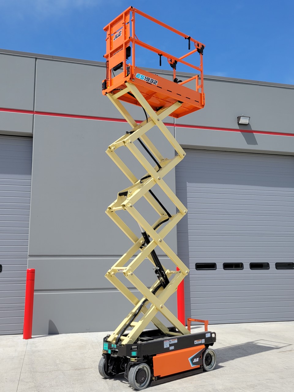 scissor lift rental jlg es1932