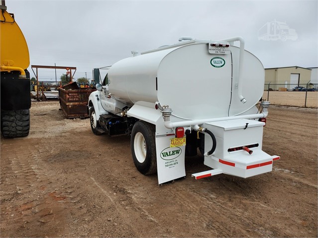 2000 gal Water Truck Ford F750 with new tank