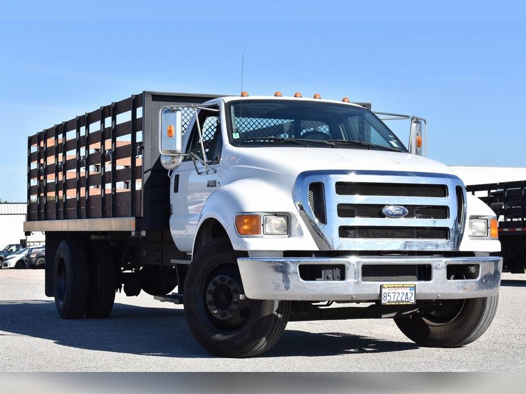 20 ft Stake bed Flatbed Ford F650 Truck with lift gate