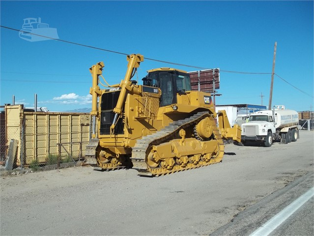CAT D10T Bulldozer with U-blade and 3 shank ripper