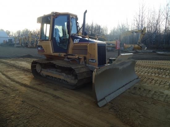 CAT D4G Dozer with angle blade and slopeboards
