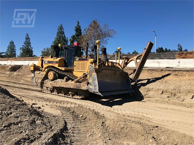 CAT D8R II Dozer with Slopeboards and Trimble GPS