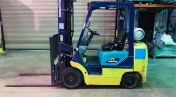 5k# Komatsu FG25ST-12  Gas Warehouse Forklift 15ft reach