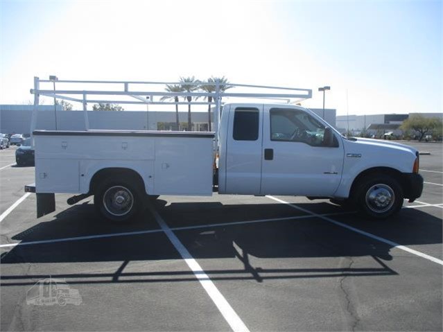 Ford F350 ExtCab Auto Superduty with Service Body