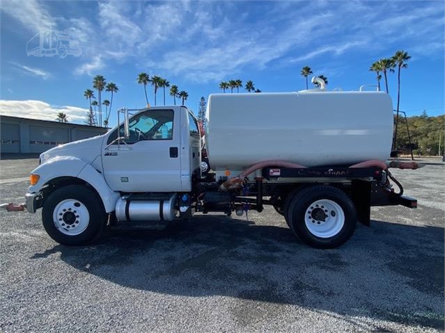 Ford F750 2,000 Gallon Water Truck with 6 sprays