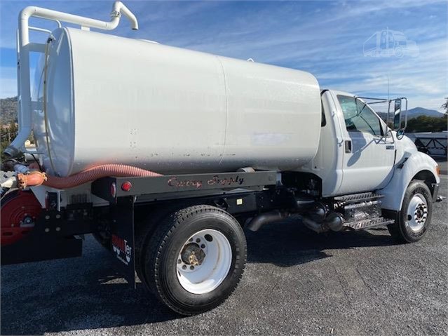 Ford F750 2,000 Gallon Water Truck with 6 sprays