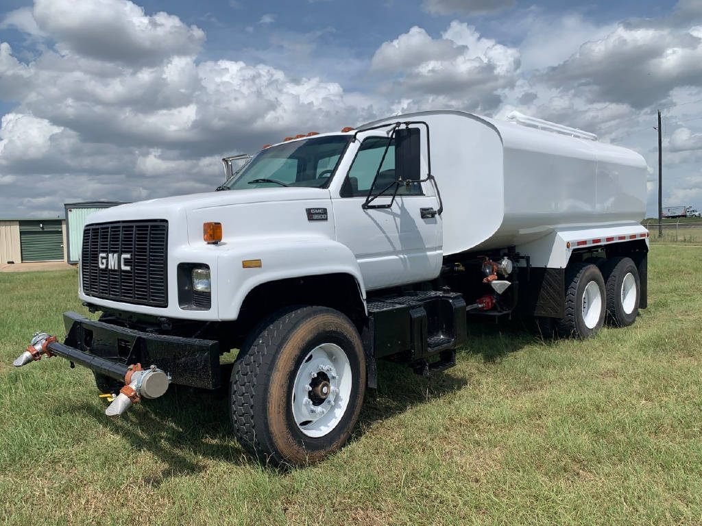 GMC C8500 4,000 Gallon Water Truck with 6 Sprays