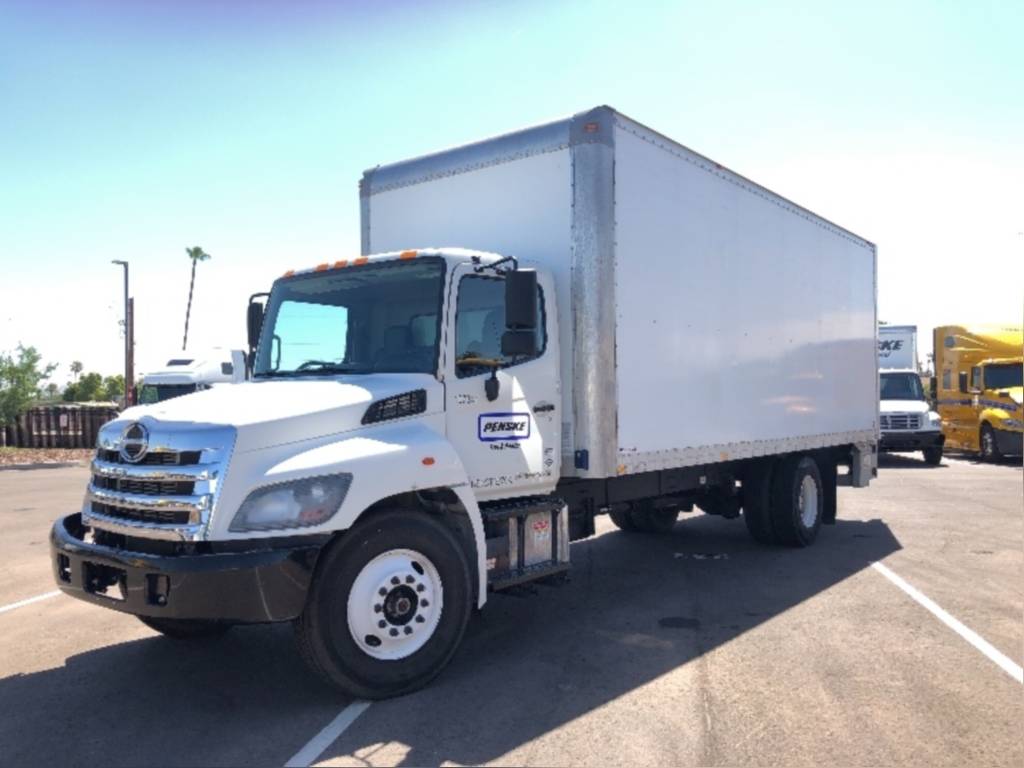 24ft Box Truck Hino 268 Delivery / Moving