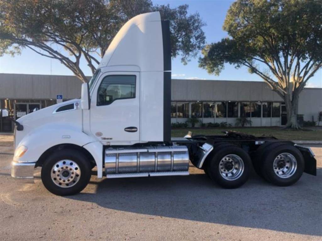 Kenworth T680 MX-13 Tandem Axle Day Cab Tractor