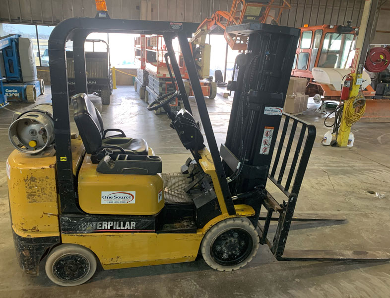 CATERPILLAR GC25K Industrial Forklift – 5000# Capacity