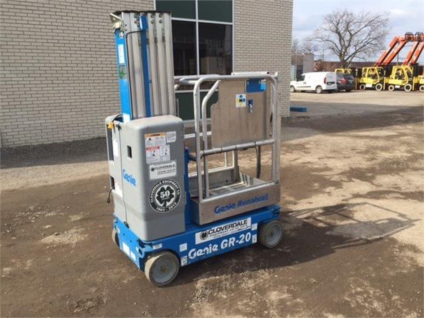 2014 GENIE GR20 Personnel Lift with 26ft height