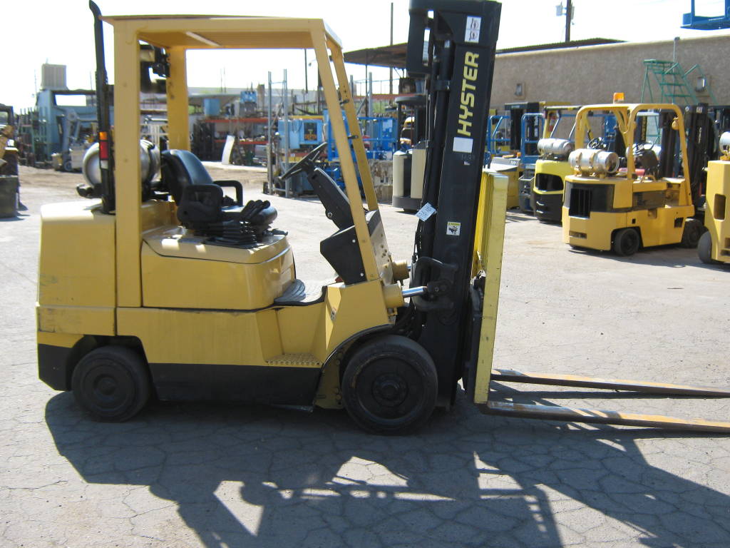HYSTER H80XM 8k lbs rubber tire forklift