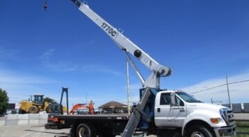 10ton Manitex Truck Mounted Crane on Flatbed Commercial Truck