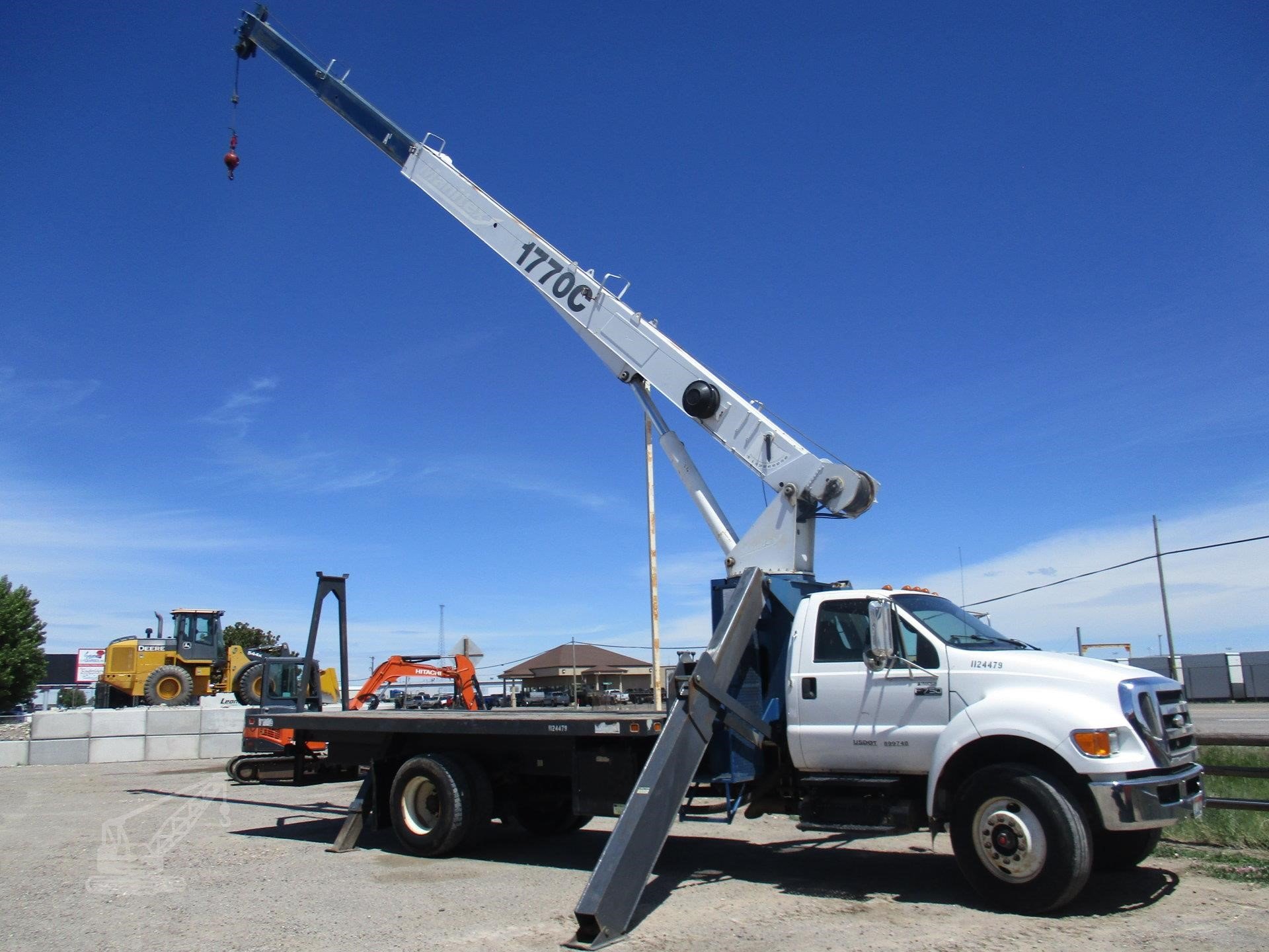 10ton Manitex Truck Mounted Crane on Flatbed Commercial Truck